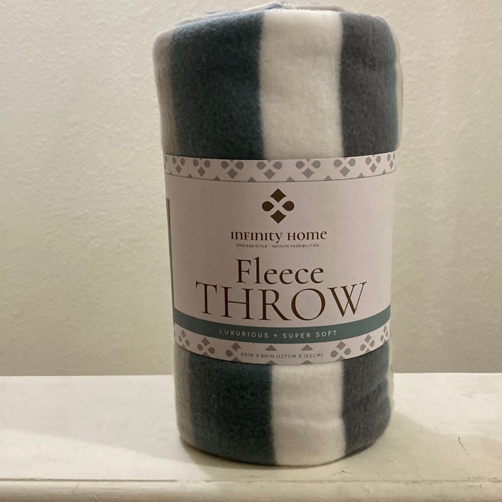 $10 deal! Fleece throw